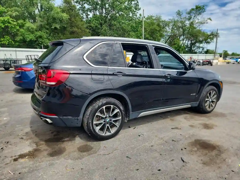 5UXKR0C52J0X97390 2018 BMW X5-2