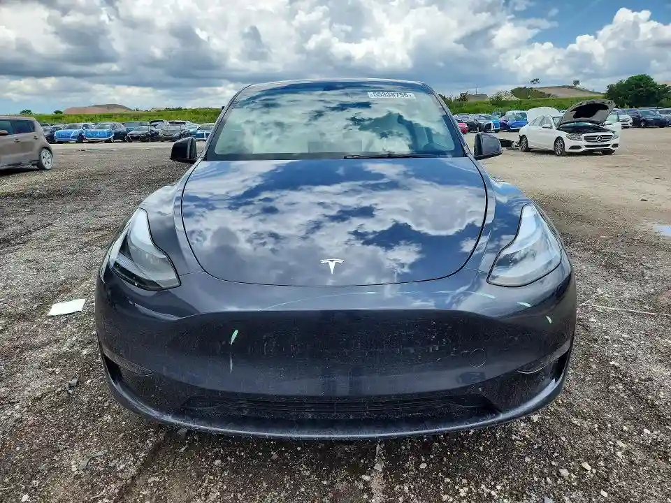 7SAYGDED7RA329696 2024 TESLA MODEL Y-4
