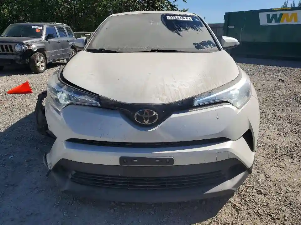 NMTKHMBX3JR002972 2018 TOYOTA C-HR-4