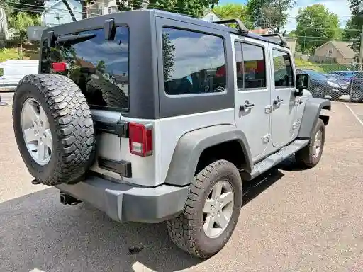 1J4BA3H19BL528443 2011 JEEP WRANGLER-2