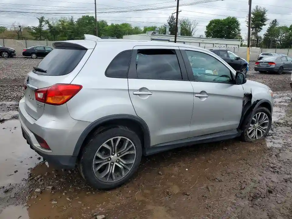 JA4AP3AU3JU023540 2018 MITSUBISHI OUTLANDER-2
