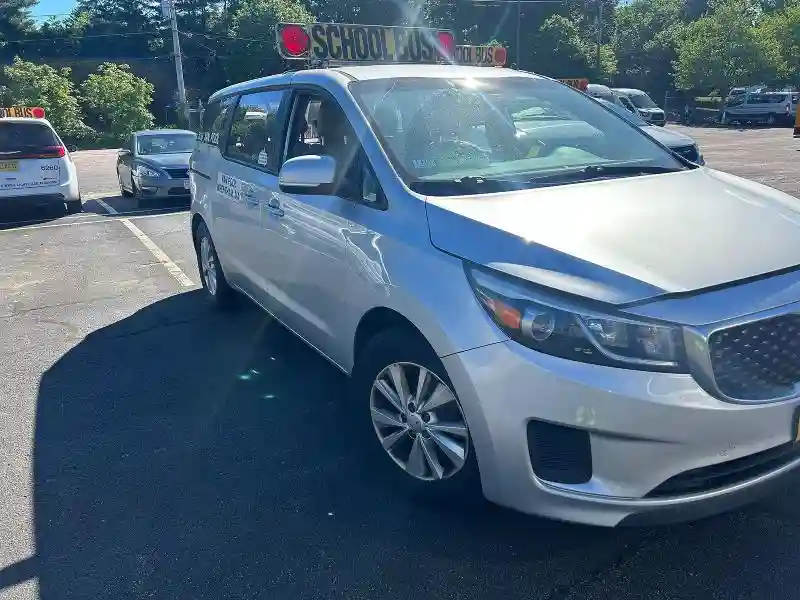 KNDMA5C18H6259666 2017 KIA SEDONA-0