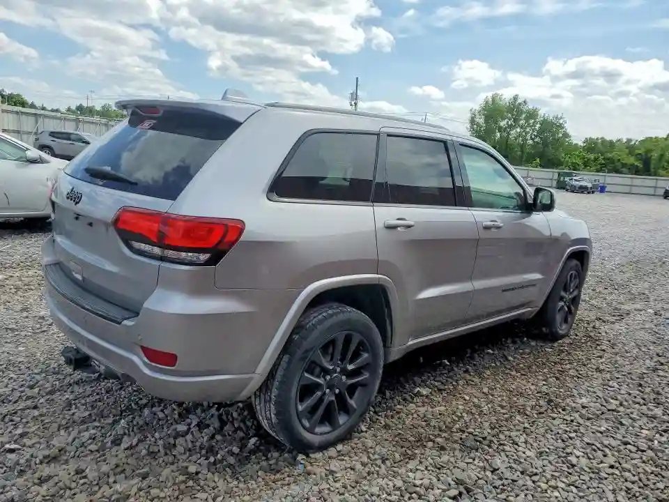 1C4RJFAG1JC204079 2018 JEEP GRAND CHEROKEE-2