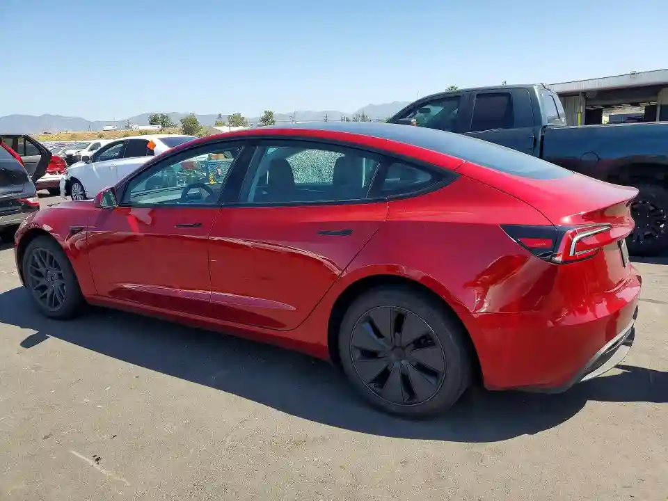 5YJ3E1EA5SF076470 2025 TESLA MODEL 3-1