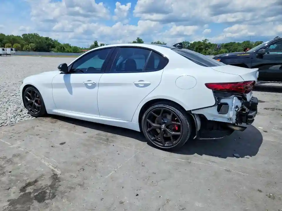 ZARFAMBN2M7644027 2021 ALFA ROMEO GIULIA-1