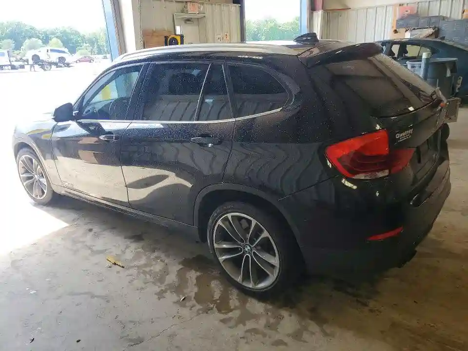 WBAVM5C53DVV89582 2013 BMW X1-1