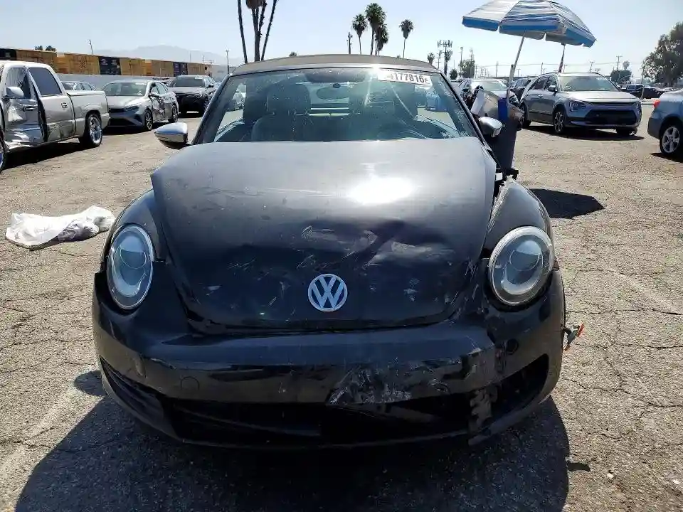 3VW5P7AT8DM804906 2013 VOLKSWAGEN BEETLE-4