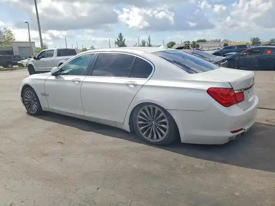 WBAKB4C5XCC576017 2012 BMW 7 SERIES-1