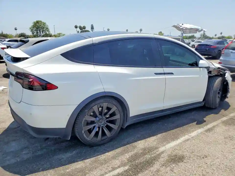 7SAXCBE52NF329946 2022 TESLA MODEL X-2