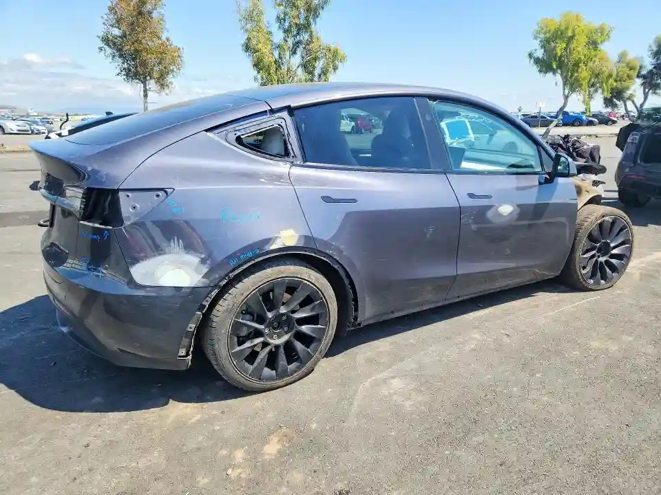 7SAYGDEE3PF902120 2023 TESLA MODEL Y-2