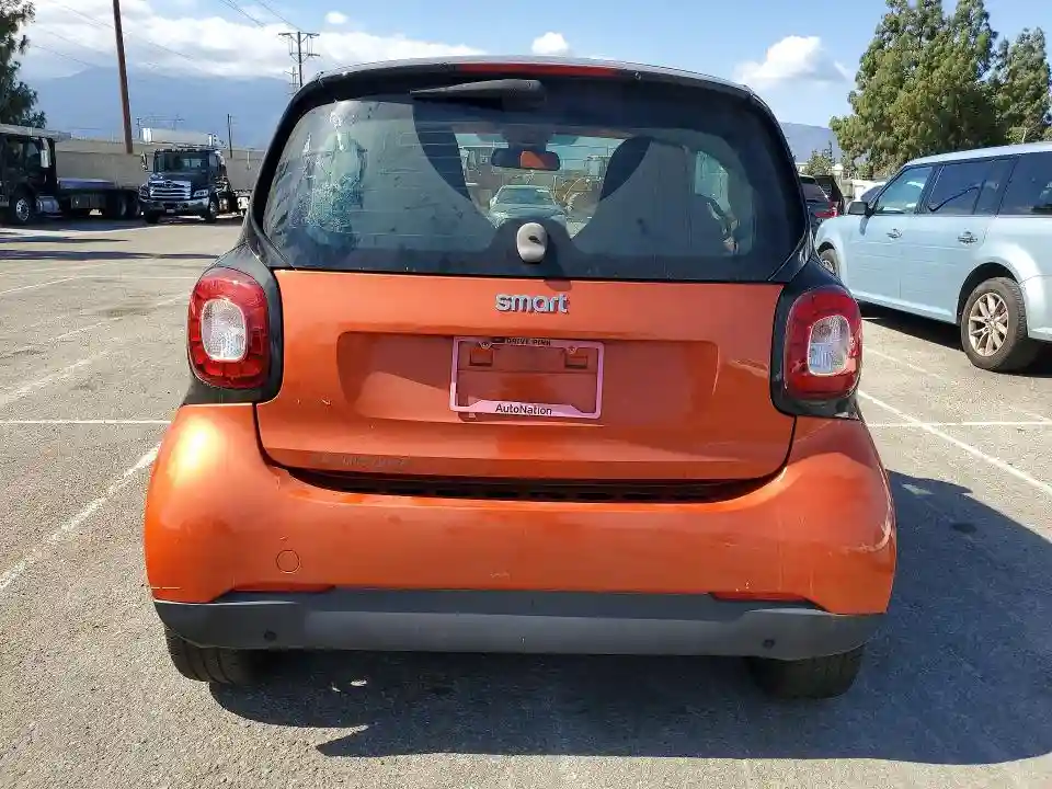 WMEFJ9BA5JK265781 2018 SMART FORTWO-5