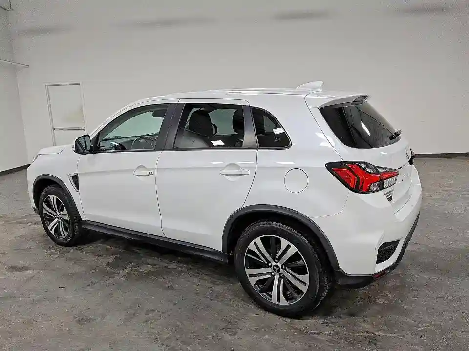 JA4ARUAU5MU012995 2021 MITSUBISHI OUTLANDER-1