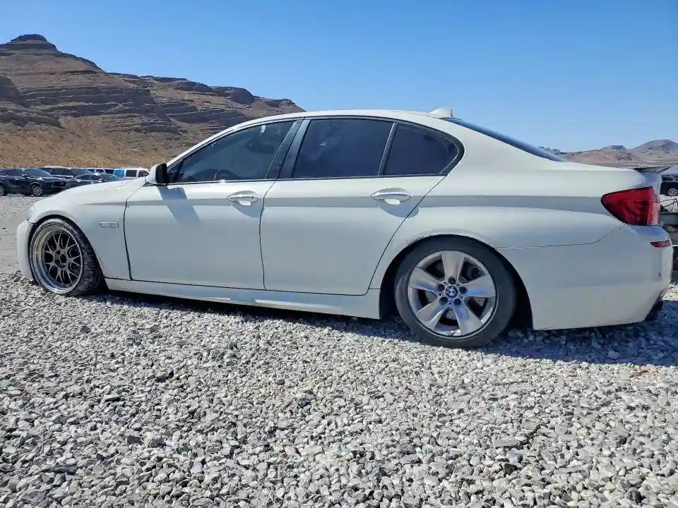 WBAFR9C57BC757679 2011 BMW 5 SERIES-1