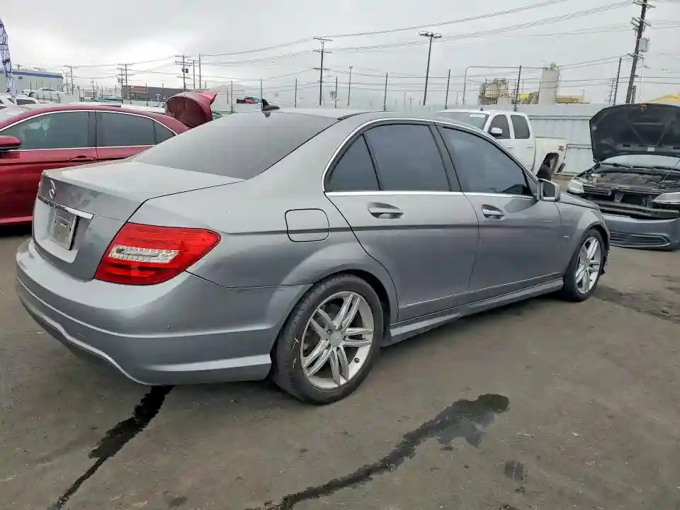 WDDGF4HBXCA615833 2012 MERCEDES-BENZ C-CLASS-2