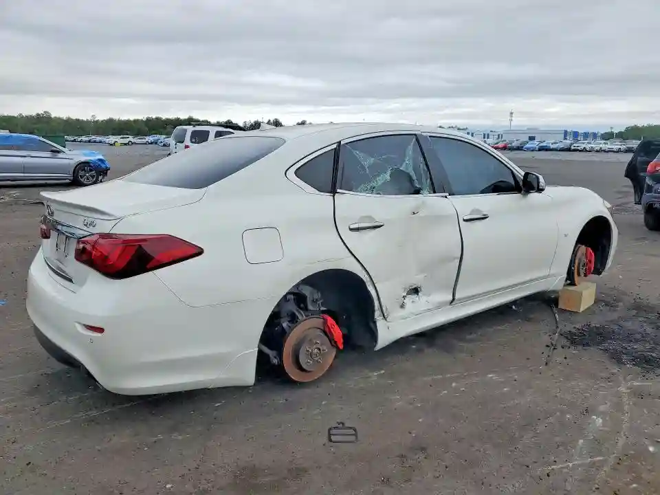 JN1BY1AP7KM505325 2019 INFINITI Q70-2
