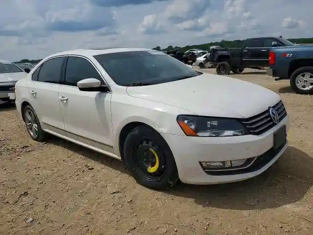1VWBS7A3XFC032981 2015 VOLKSWAGEN PASSAT-3