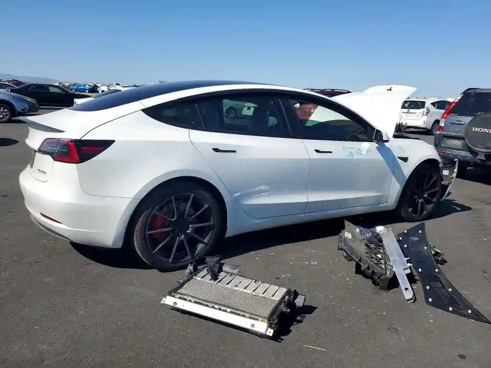 5YJ3E1EC9NF354454 2022 TESLA MODEL 3-2