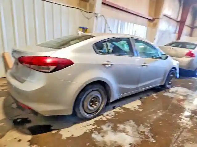 3KPFK4A77JE209641 2018 KIA FORTE-2
