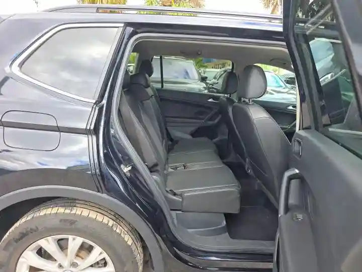3VV3B7AX5JM078365 2018 VOLKSWAGEN TIGUAN-5