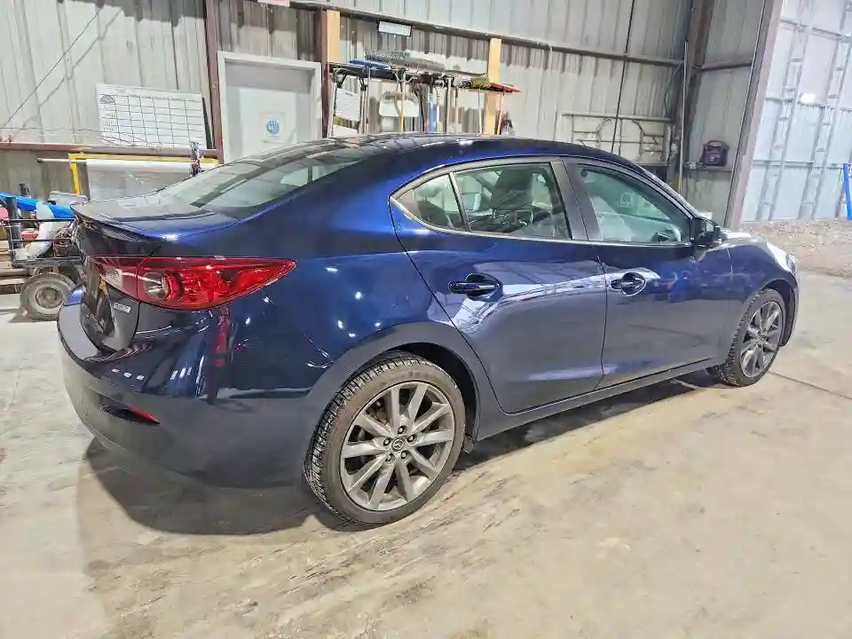 3MZBN1V34JM271867 2018 MAZDA 3-2