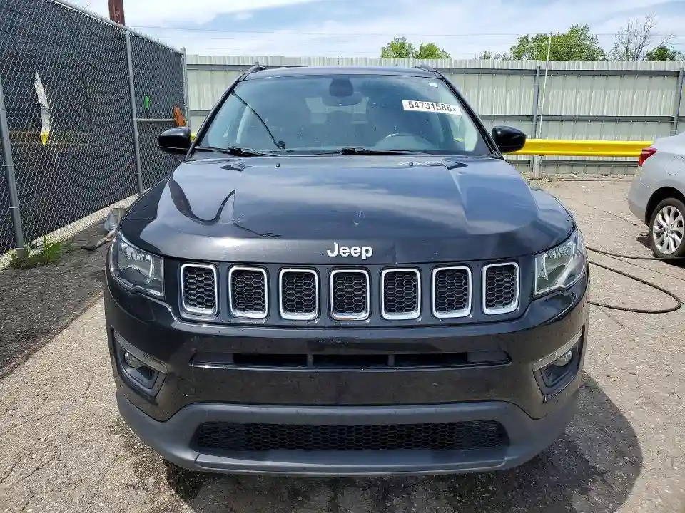3C4NJCBBXJT339386 2018 JEEP COMPASS-4