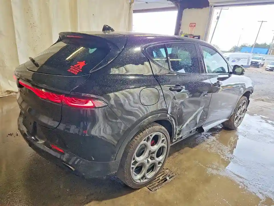 ZASPATDW4R3058561 2024 ALFA ROMEO TONALE VEL-2
