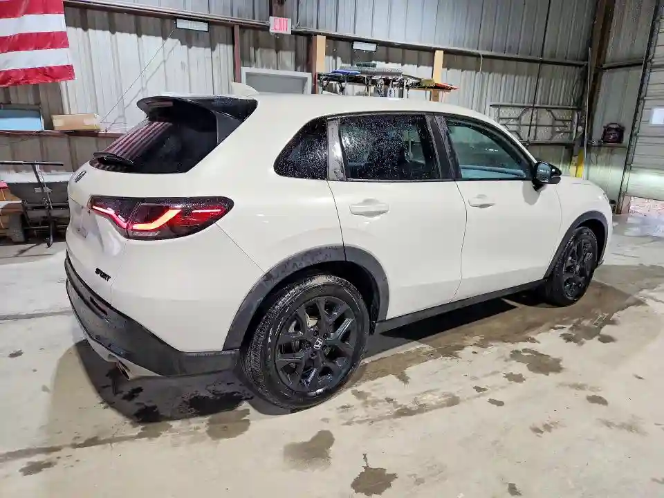 3CZRZ2H52PM737324 2023 HONDA HR-V-2