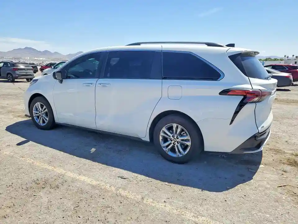 5TDDSKFC1NS057496 2022 TOYOTA SIENNA-1