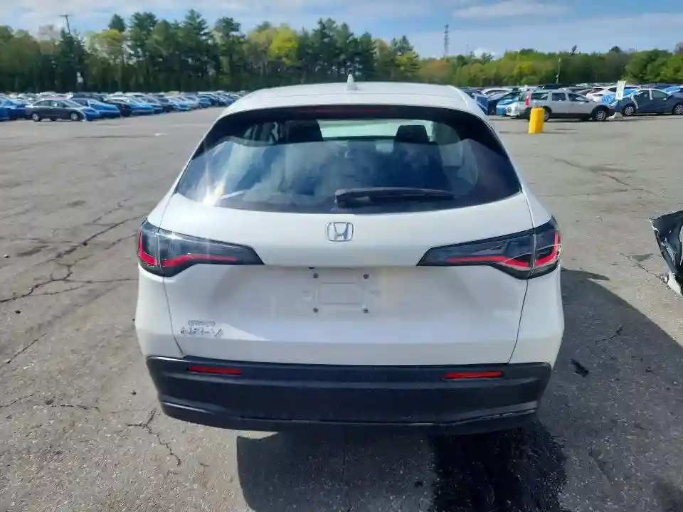 3CZRZ2H33SM768119 2025 HONDA HR-V-5