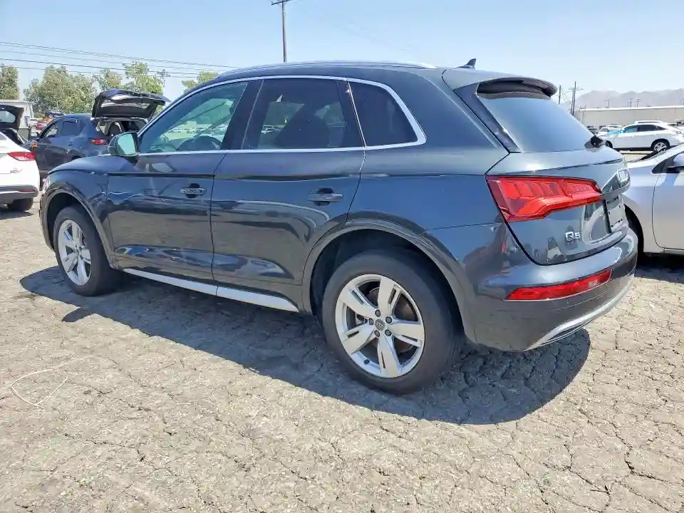 WA1BNAFY1J2055019 2018 AUDI Q5-1
