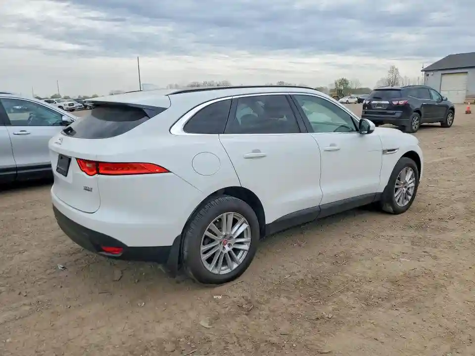 SADCK2FN8JA281258 2018 JAGUAR F-PACE-2