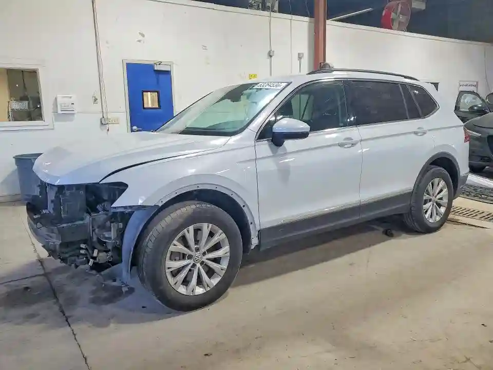 3VV2B7AX6JM100224 2018 VOLKSWAGEN TIGUAN-0