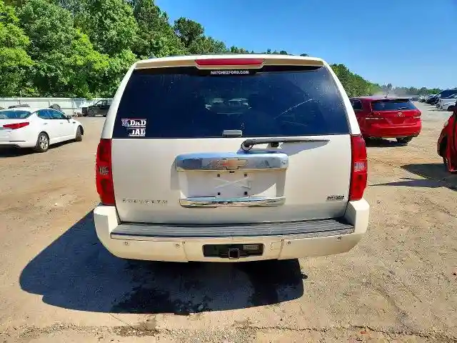 1GNSCKE05BR376977 2011 CHEVROLET SUBURBAN-5