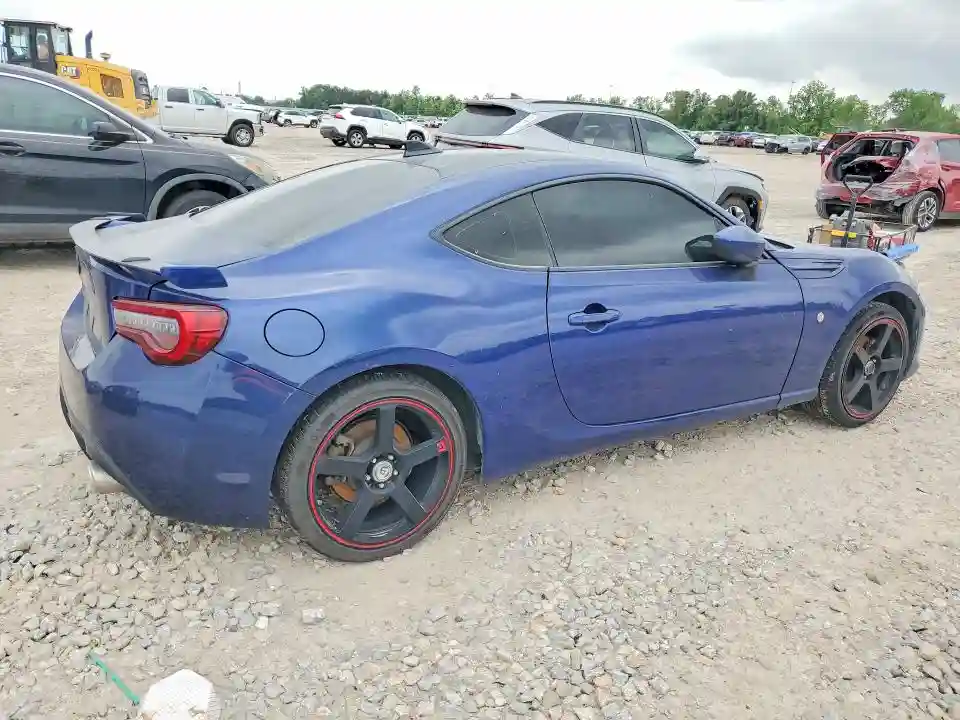 JF1ZNAE18J9700464 2018 TOYOTA 86-2