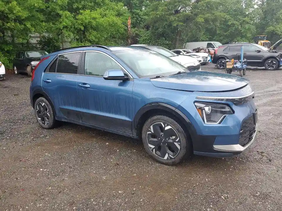 KNDCR3L11R5121631 2024 KIA NIRO-3