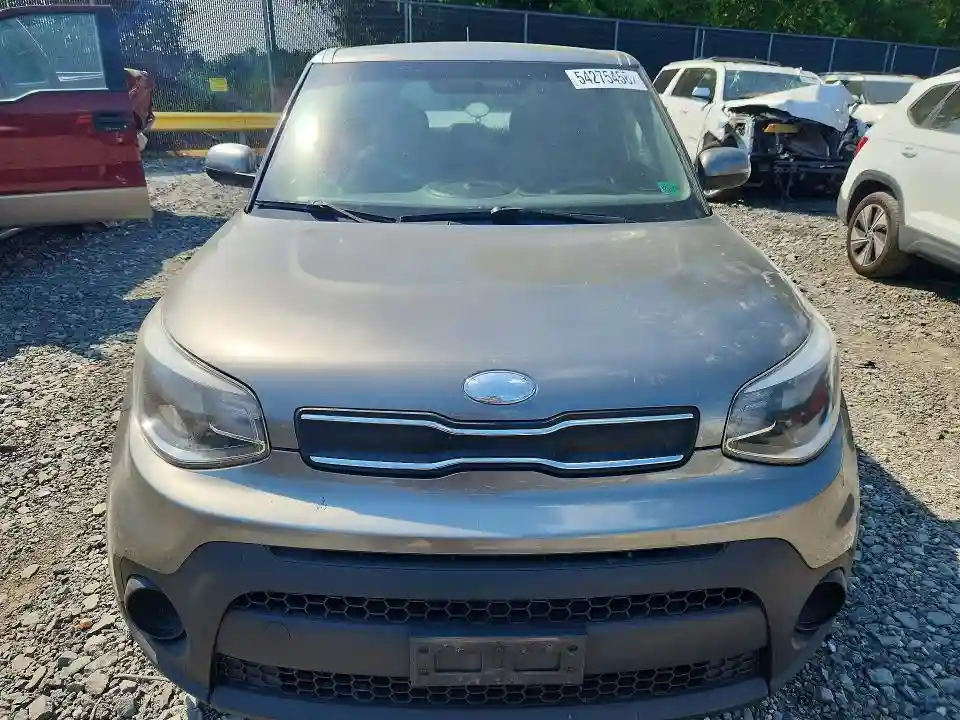 KNDJN2A28J7563923 2018 KIA SOUL-4