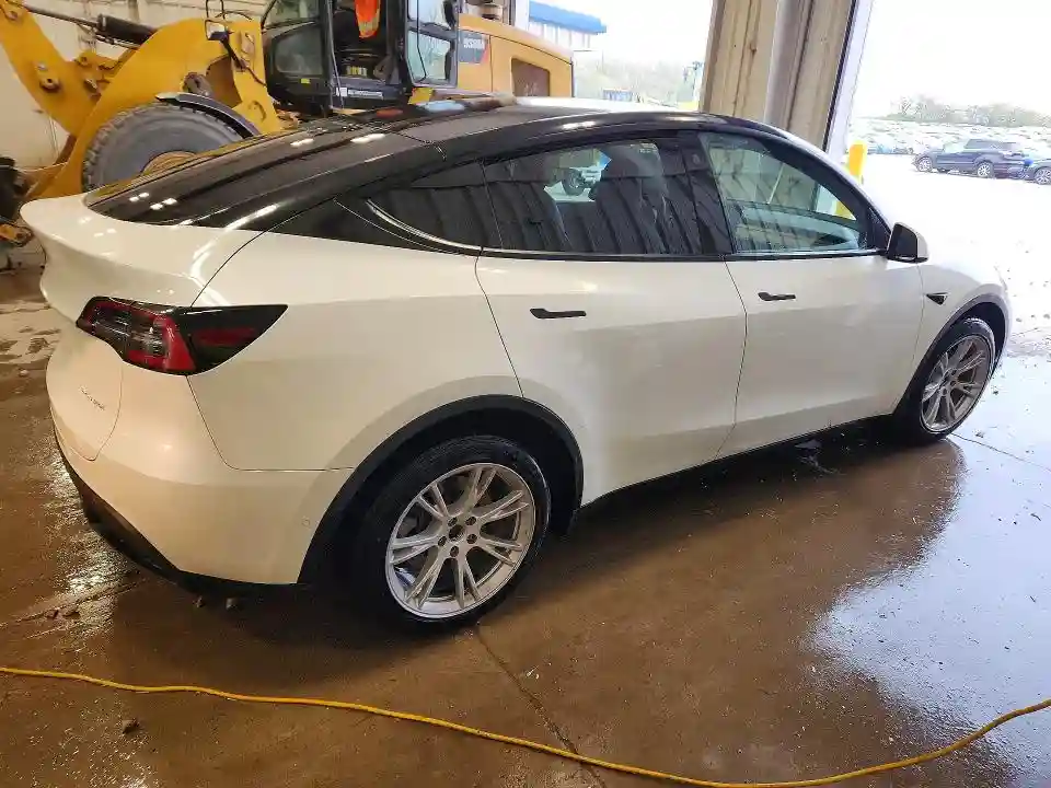 5YJYGDEE0MF190416 2021 TESLA MODEL Y-2