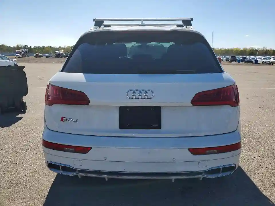 WA1B4AFY8K2100137 2019 AUDI SQ5-5