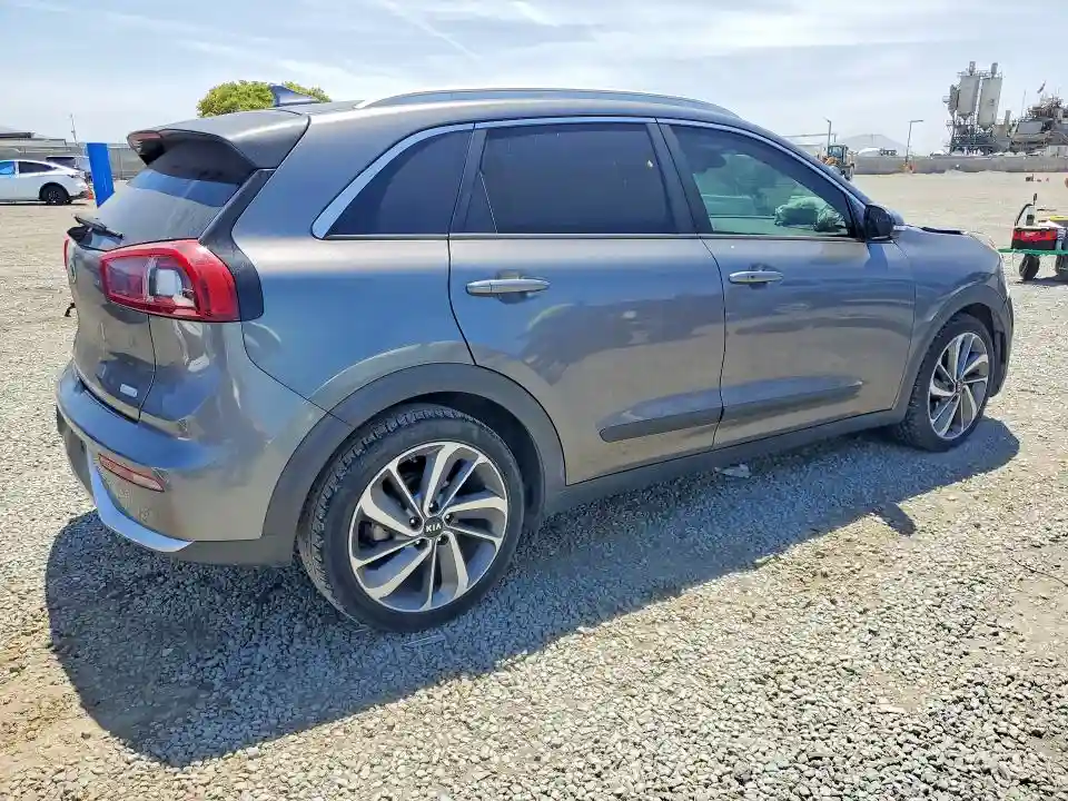 KNDCE3LC8H5075968 2017 KIA NIRO-2