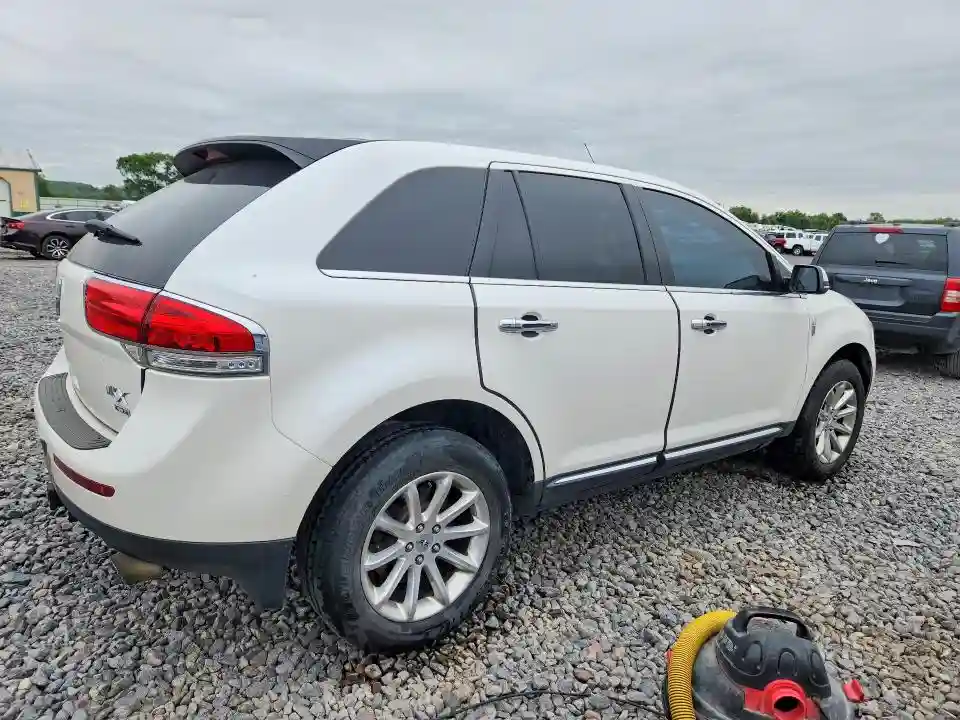 2LMDJ8JK3DBL44259 2013 LINCOLN MKX-2