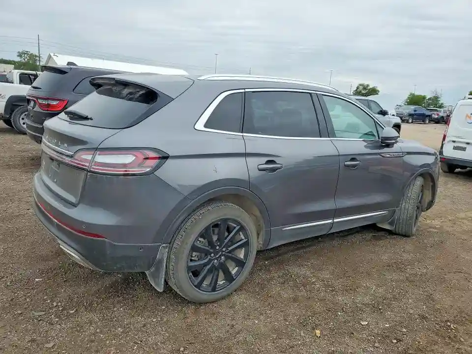 2LMPJ8K97MBL17588 2021 LINCOLN NAUTILUS-2