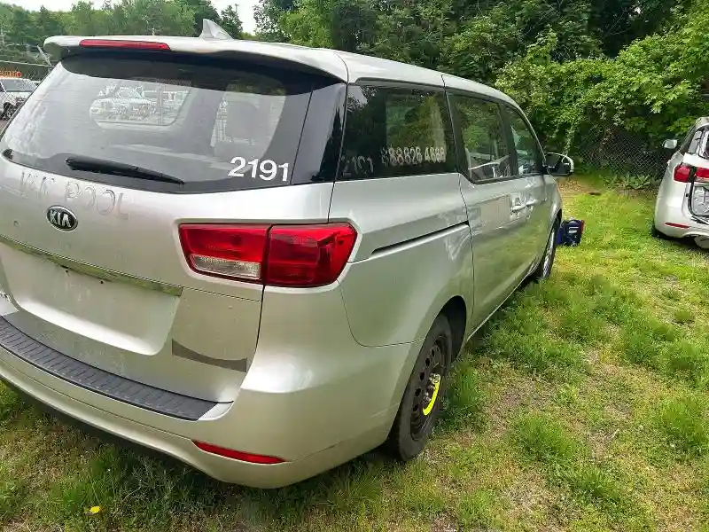 KNDMA5C15G6104796 2016 KIA SEDONA-3