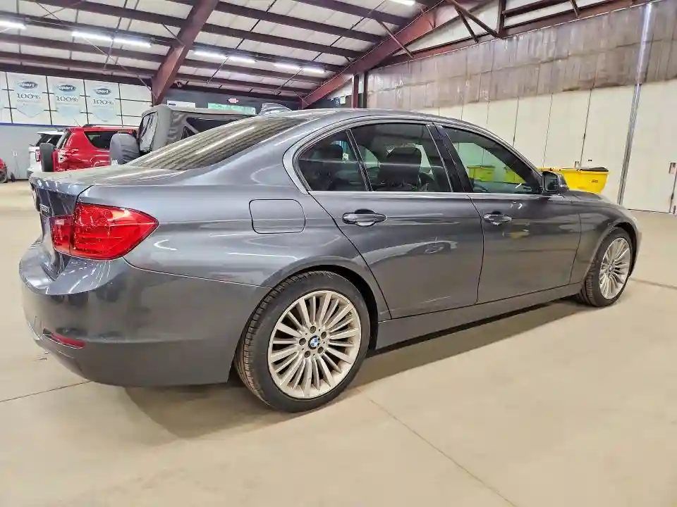 WBA3B5C59DF595801 2013 BMW 3 SERIES-2
