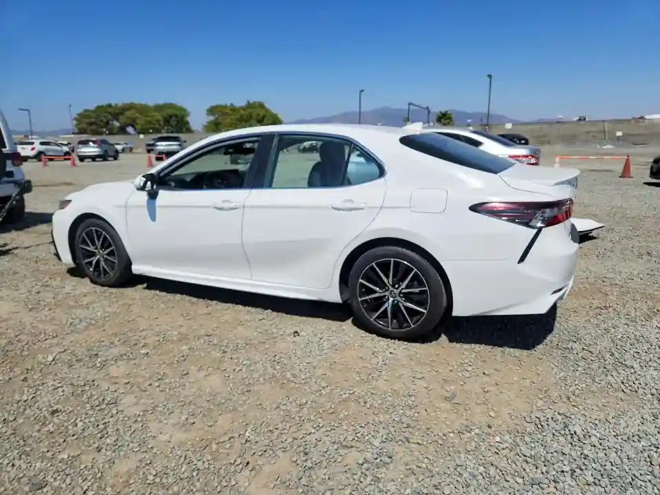4T1G11AK8MU536903 2021 TOYOTA CAMRY-1