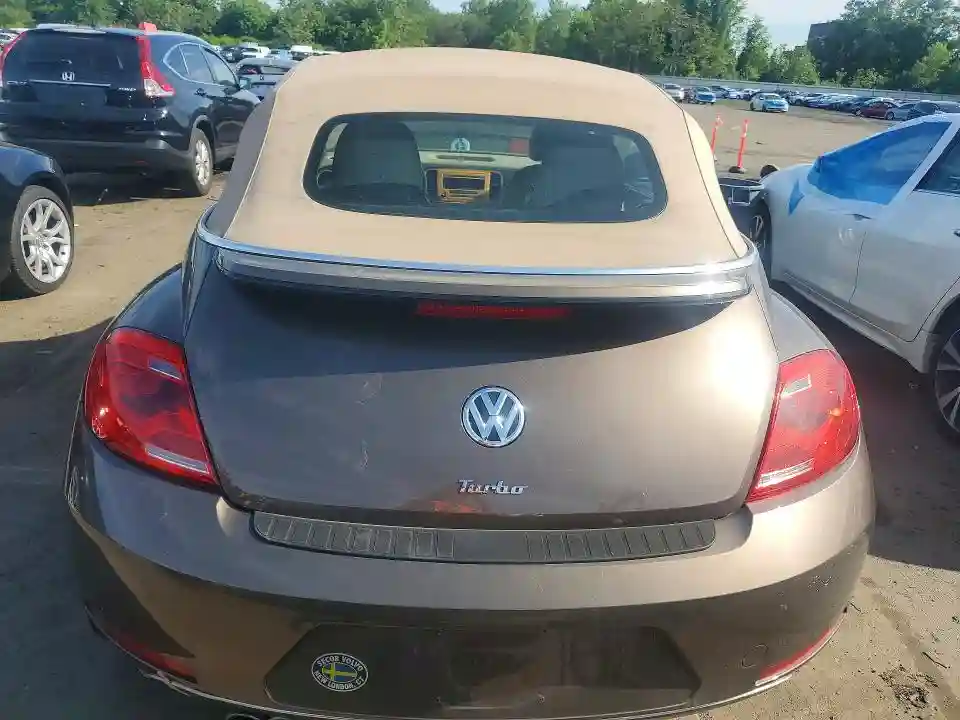 3VW517AT0FM821283 2015 VOLKSWAGEN BEETLE-5