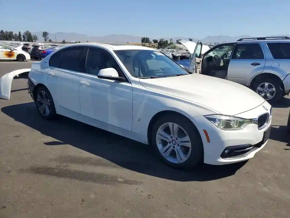 WBA8E1C5XJA758986 2018 BMW 3 SERIES-3