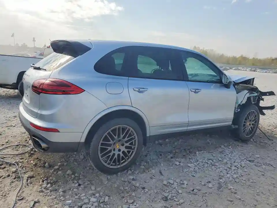 WP1AA2A23HKA86481 2017 PORSCHE CAYENNE-2