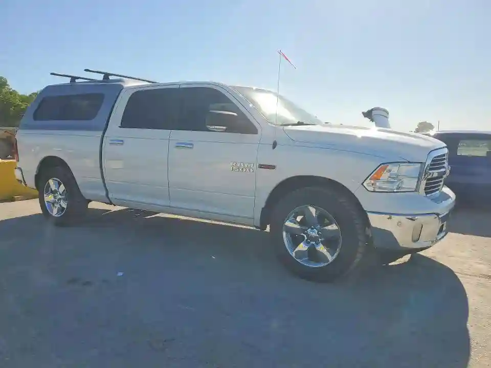 1C6RR7TM8JS273205 2018 RAM 1500-3