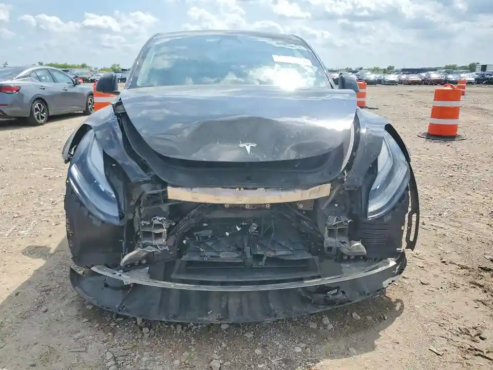 7SAYGDEE9SA369468 2025 TESLA MODEL Y-4