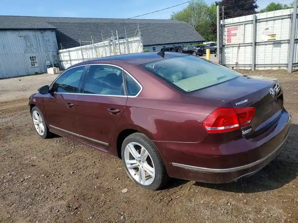 1VWCN7A34CC049525 2012 VOLKSWAGEN PASSAT-1